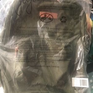 NIP Olive Rose Be Packed